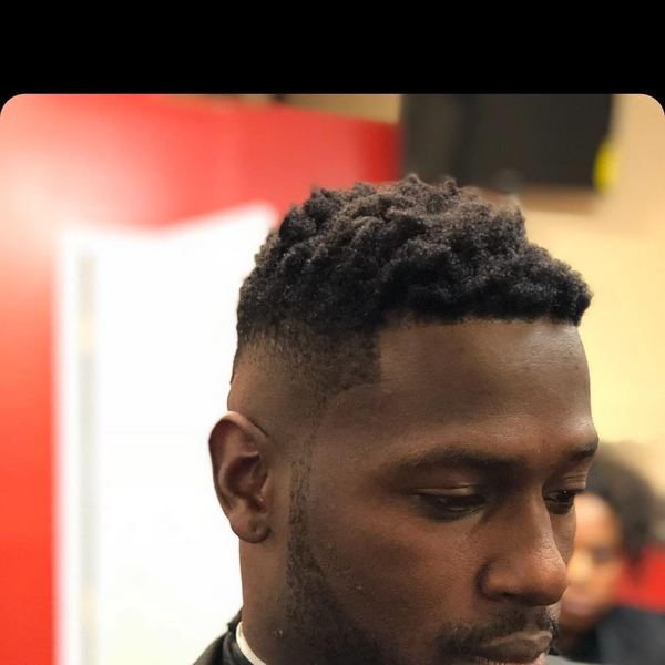 Antonio Brown haircut Rizzle Da Barber Lansing MI
